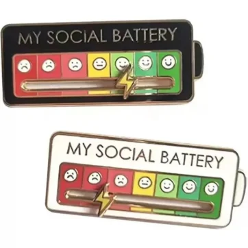 Pins "My Social Battery"